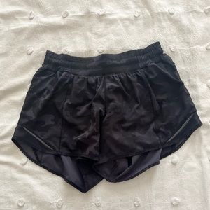 Lululemon Hotty Hot Shorts 4”